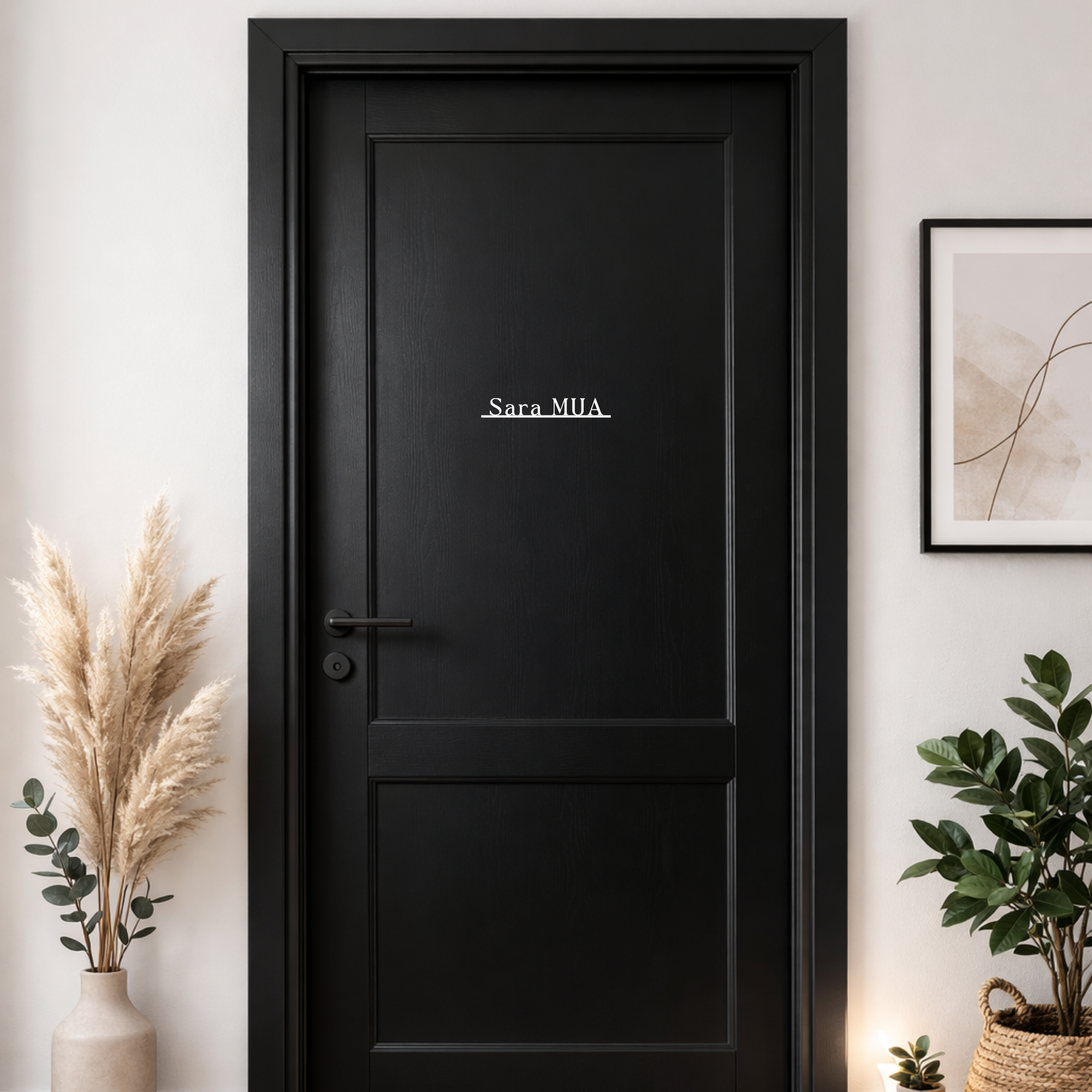 3D prentað hurðarskilti með nafni – minimal nafnaskilti á svartri hurð